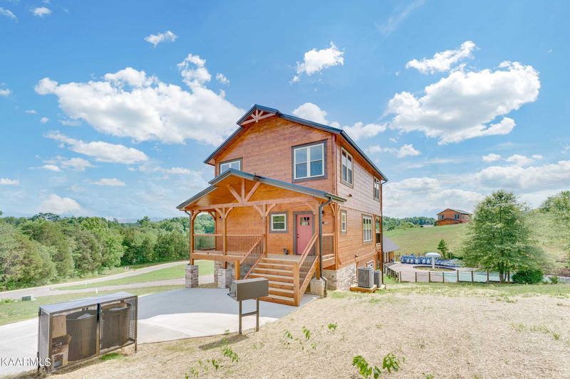 739 Bullwinkle Way, Pigeon Forge, TN 37862