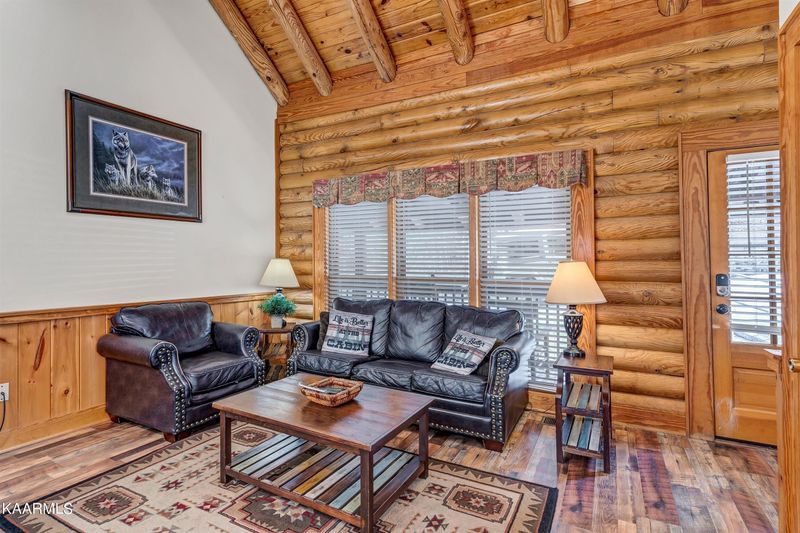 739 Golf View Blvd, Pigeon Forge, TN 37863