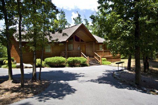 739 Wears Valley Rd, Pigeon Forge, TN 37863