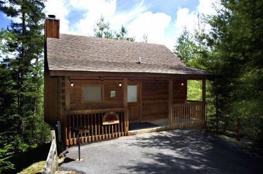 739 Wears Valley Rd, Pigeon Forge, TN 37863