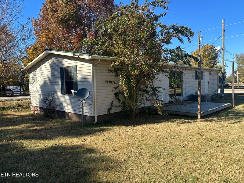 74 College St, Vonore, TN 37885