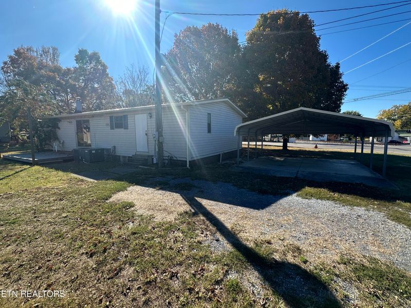74 College St, Vonore, TN 37885
