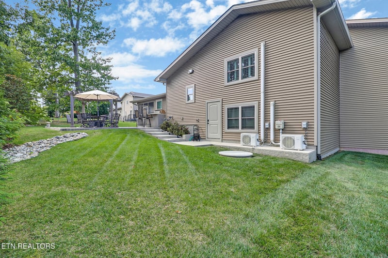 74 Hickory Cir, Crossville, TN 38555