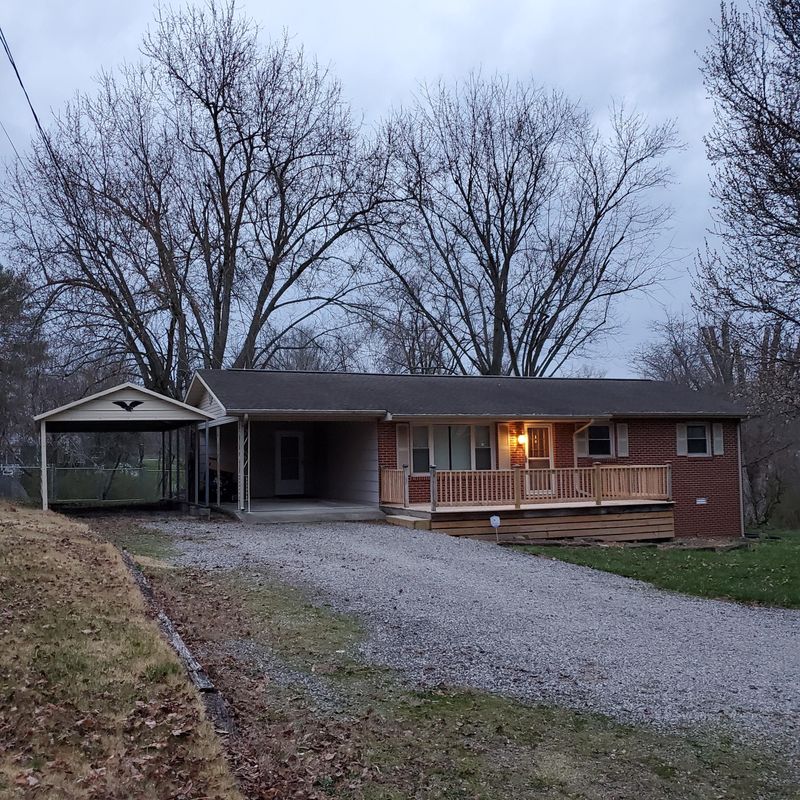 74 Louise St, Crossville, TN 38555