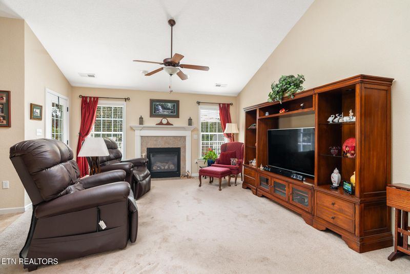740 Boone Dr, Seymour, TN 37865