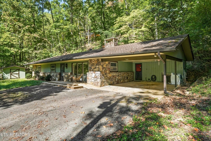 740 Hidden Valley Rd, Gatlinburg, TN 37738