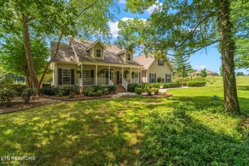 740 Pointe South Dr, Walland, TN 37886