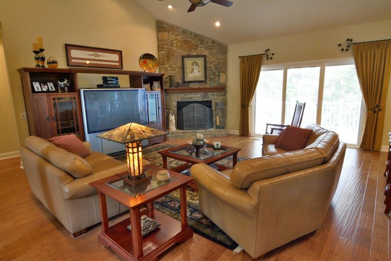 740 Wood Duck Dr, Vonore, TN 37885