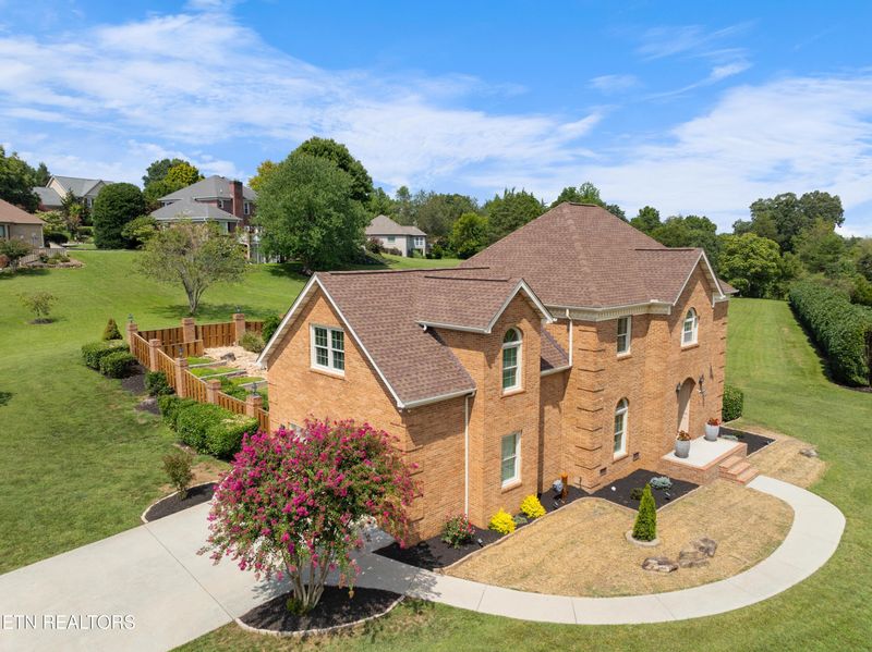 7400 La Barrington Blvd, Powell, TN 37849