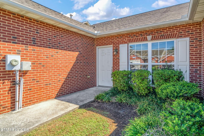 7400 Long Shot Ln, Knoxville, TN 37918