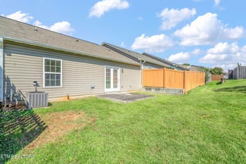 7400 Long Shot Ln, Knoxville, TN 37918
