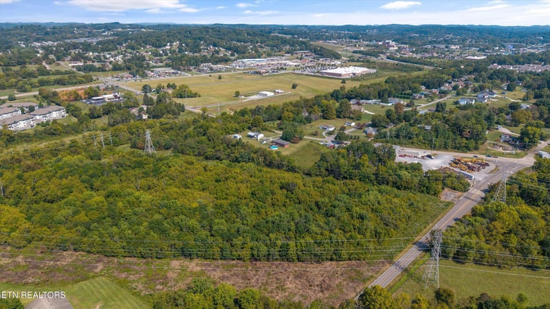 7405 Central Ave Pike, Powell, TN 37849