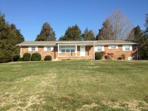 7405 Emory Rd, Corryton, TN 37721