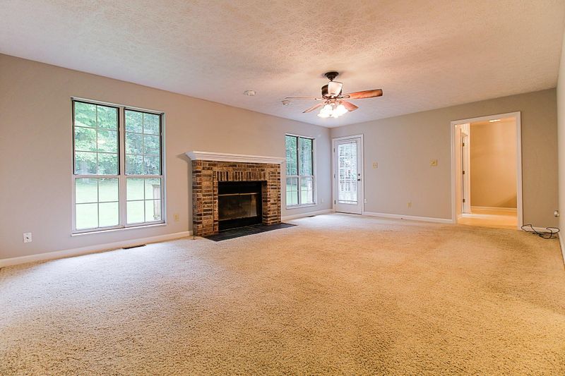 7405 Royal Springs Blvd, Knoxville, TN 37918