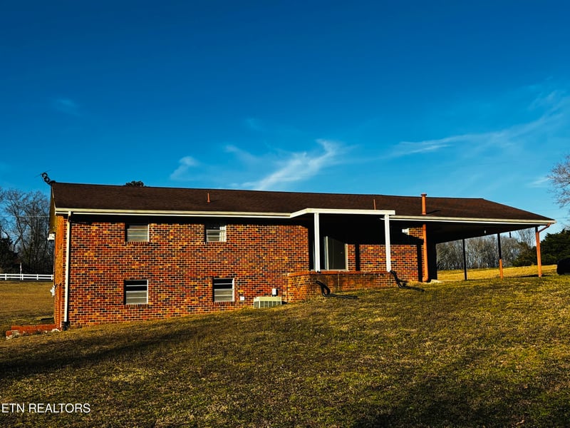 741 County Road 172, Athens, TN 37303