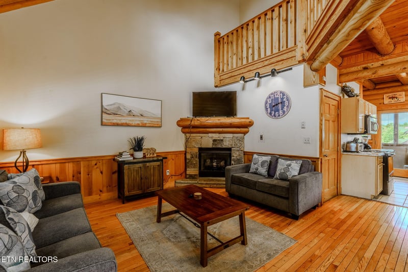 741 Golf View Blvd, Pigeon Forge, TN 37863
