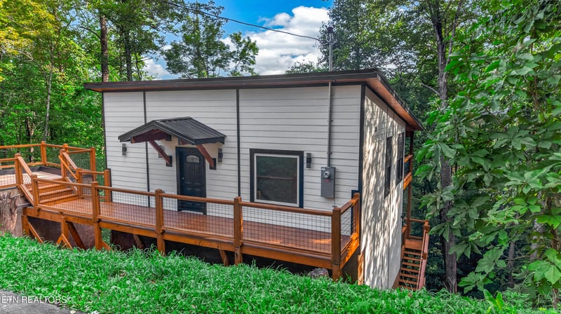 741 Ski View Ln, Sevierville, TN 37876