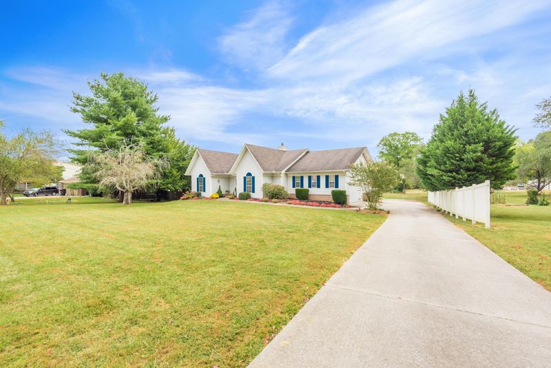 7410 Bridgefield Dr, Powell, TN 37849