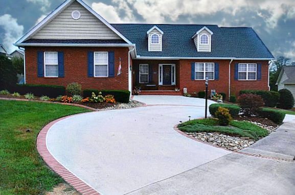 7410 Openview Ln, Corryton, TN 37721