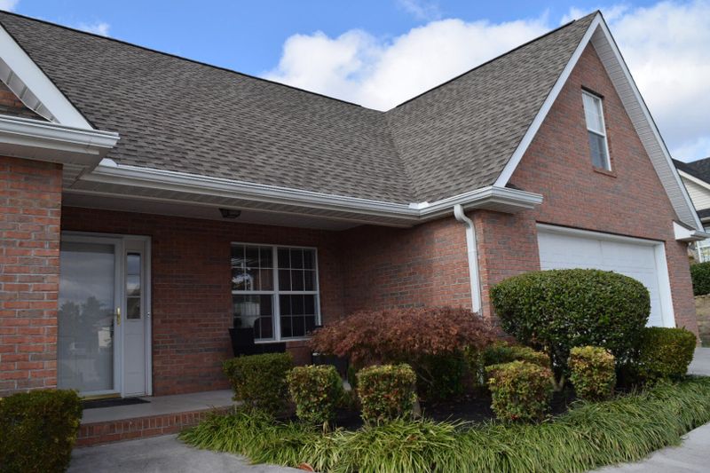 7415 Deer Lodge Ln, Corryton, TN 37721