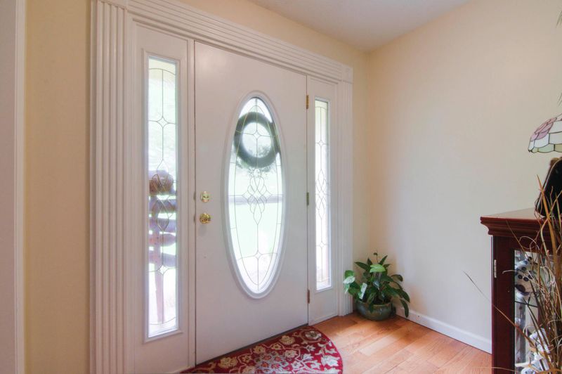 7416 Homestead Dr, Knoxville, TN 37918