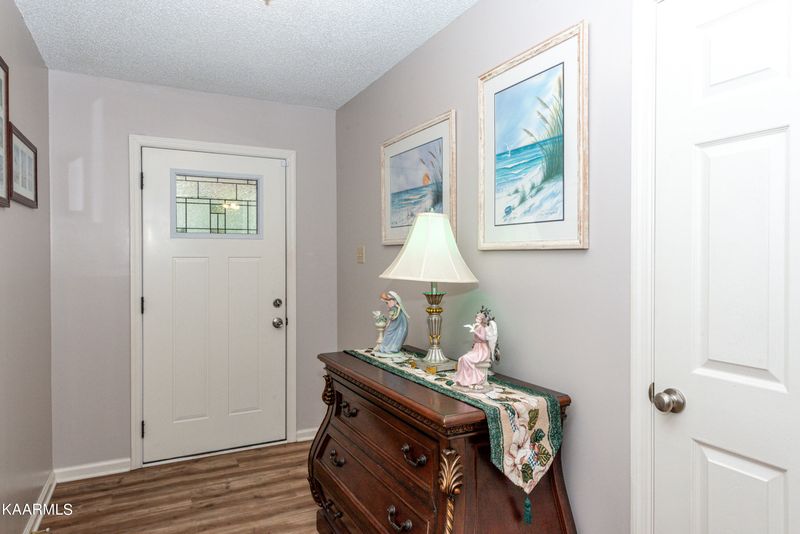 742 Devictor Dr, Maryville, TN 37801