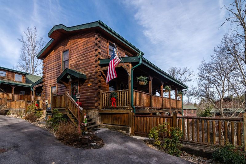742 Glory Ridge Way, Gatlinburg, TN 37738