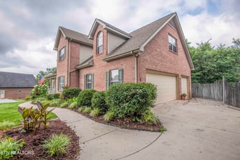7421 Castlegate Blvd, Knoxville, TN 37918