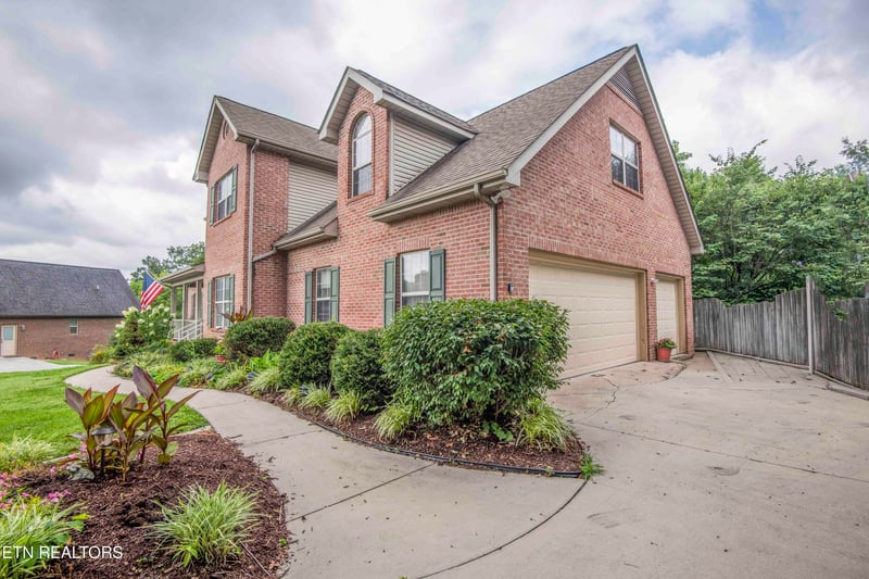 7421 Castlegate Blvd, Knoxville, TN 37918
