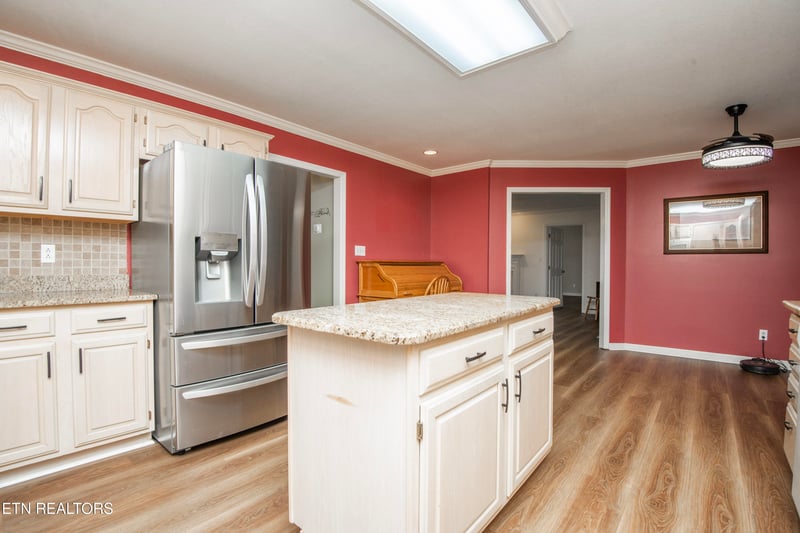 7421 Castlegate Blvd, Knoxville, TN 37918