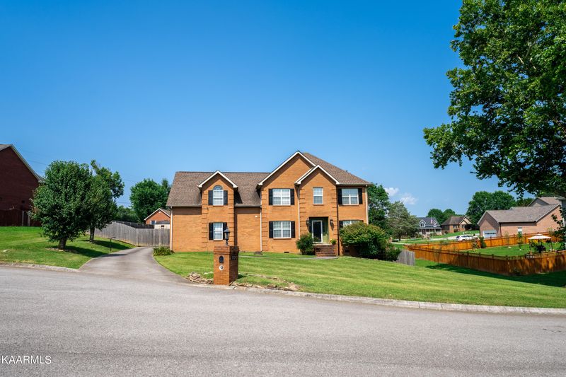7424 Castlegate Blvd, Knoxville, TN 37918