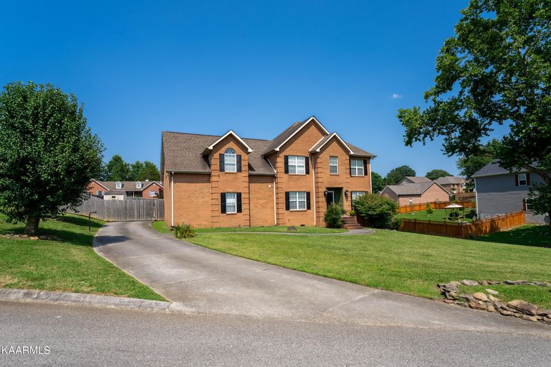 7424 Castlegate Blvd, Knoxville, TN 37918