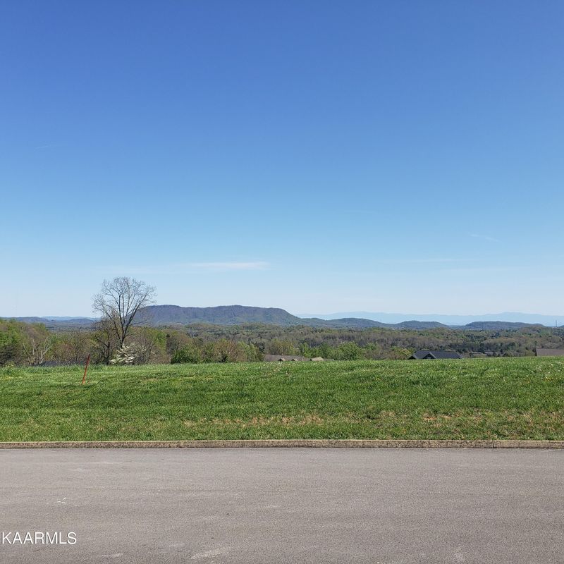 7427 Haley Ln, Corryton, TN 37721