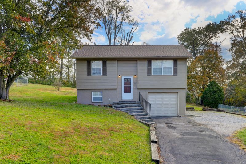 7428 Maverick Ln, Corryton, TN 37721
