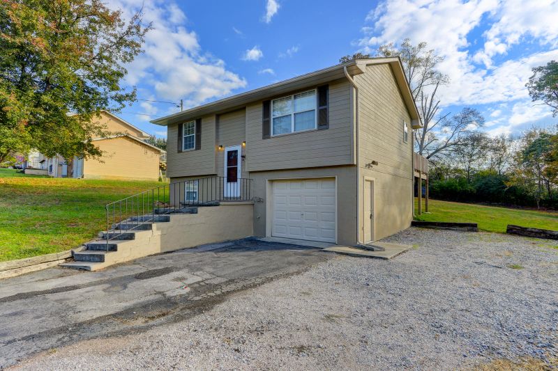 7428 Maverick Ln, Corryton, TN 37721