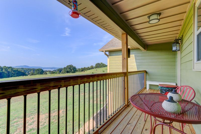 7429 Lakeshore Dr, Rutledge, TN 37861