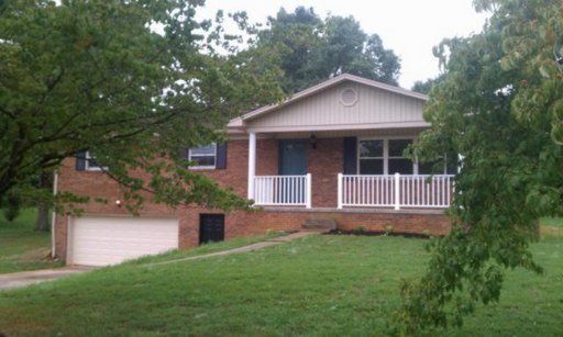 7429 Palmyra Dr, Knoxville, TN 37918