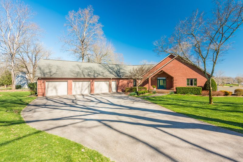 743 Bowman Bend Rd, Harriman, TN 37748