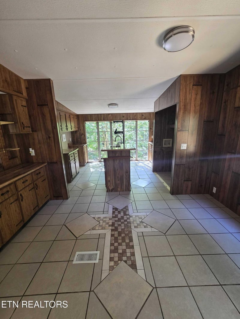 743 Fairgarden Cir, Sevierville, TN 37876
