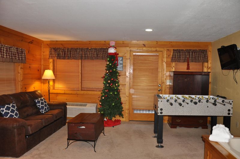743 Golf View Blvd, Pigeon Forge, TN 37863