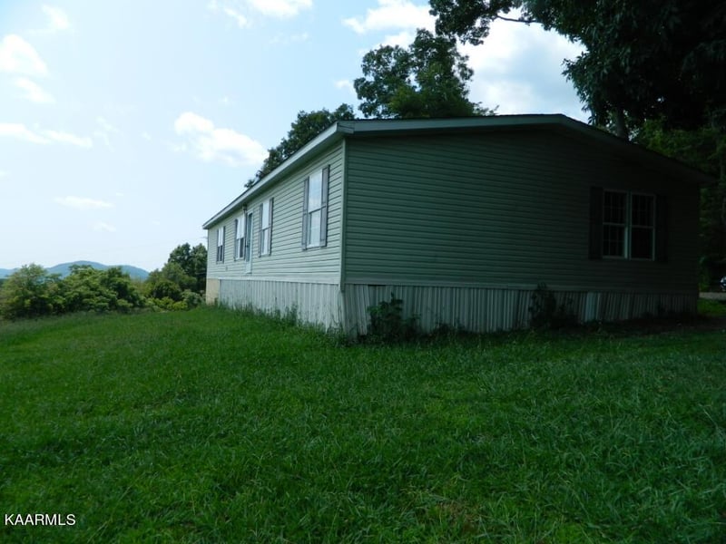 743 Jordan Rd, Washburn, TN 37888