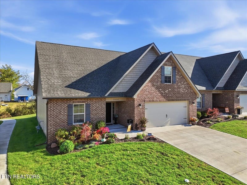 7434 Willow Path Ln, Knoxville, TN 37918