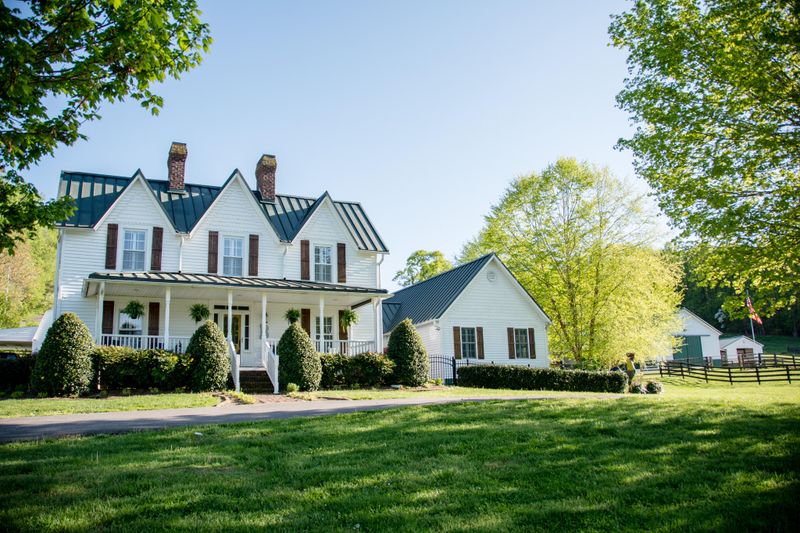 744 Alvin Roach Rd, Rutledge, TN 37861