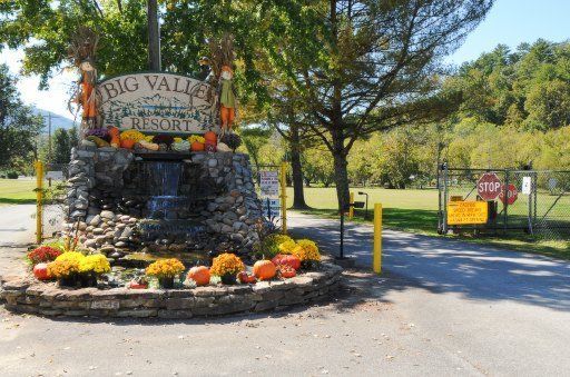 744 Big Valley Blvd, Townsend, TN 37882