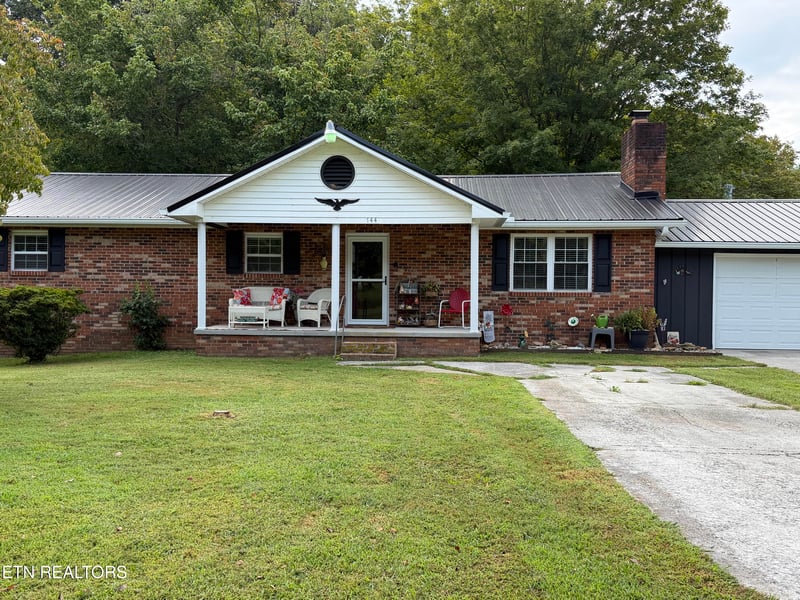 744 Cross Valley Rd, Lafollette, TN 37766
