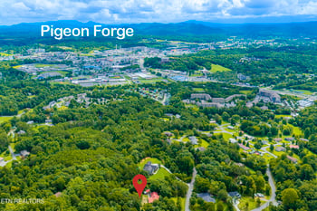 744 Lee Cir, Sevierville, TN 37862