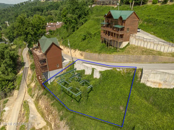 744 Widows Knob Rd, Gatlinburg, TN 37738