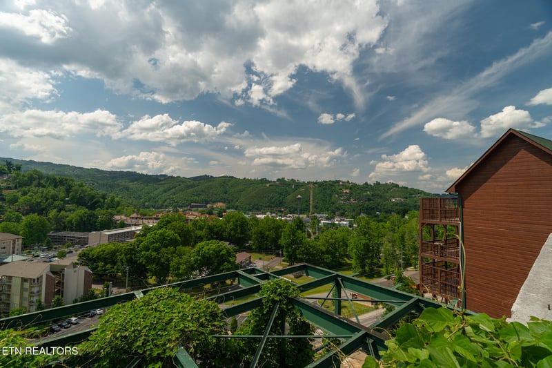 744 Widows Knob Rd, Gatlinburg, TN 37738