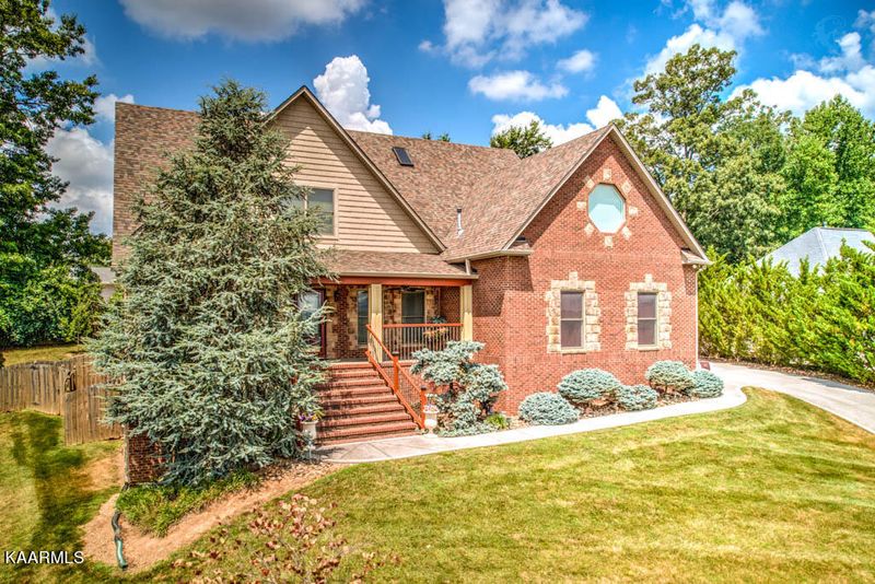 7441 Openview Ln, Corryton, TN 37721