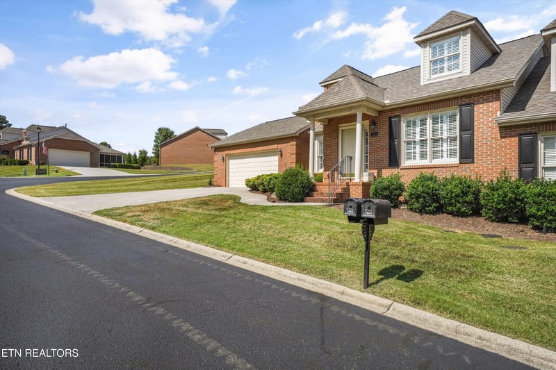 7442 Saint Baron Way, Powell, TN 37849